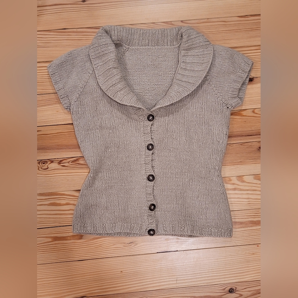 Super soft button-up short sleeve sweater hand knitted size small